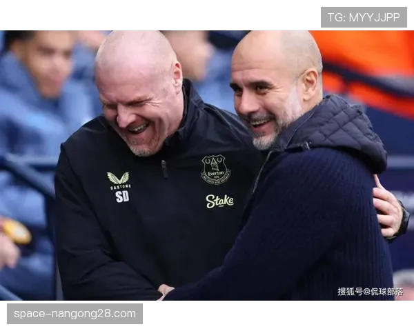 场边花絮：瓜迪奥拉与西蒙尼在场边激烈交流，第四官员介入