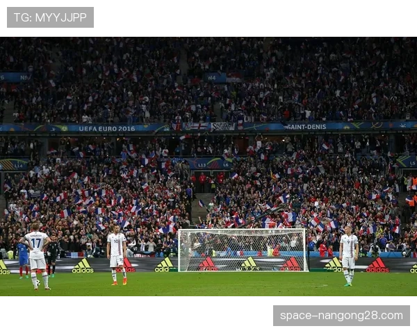 国家德比:皇马3-2绝杀巴萨,贝林厄姆补时阶段制胜 国家德比:皇马3-2绝杀巴萨,贝林厄姆补时阶段制胜